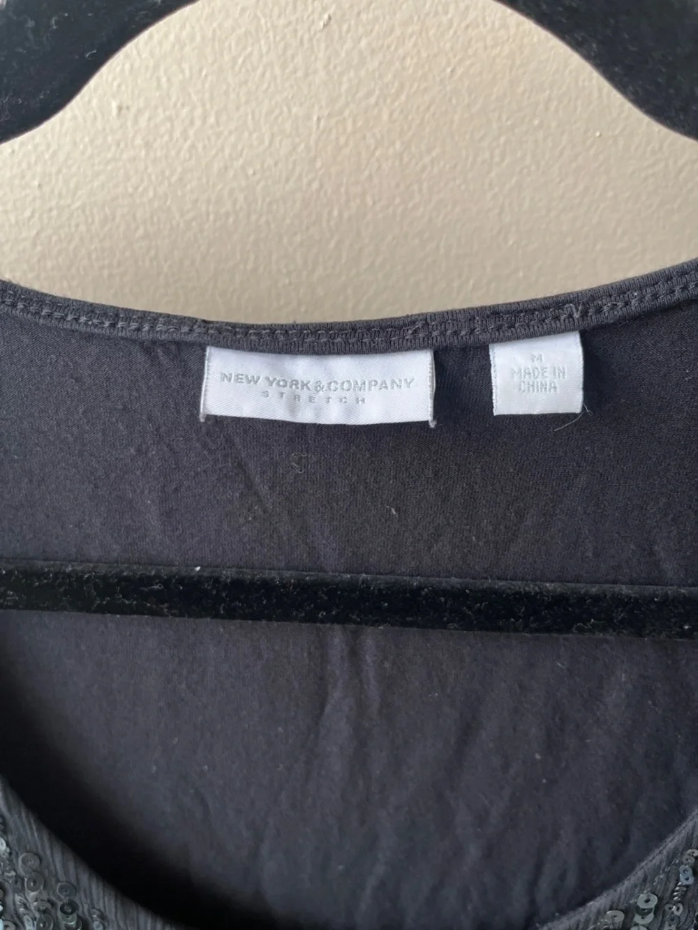 New York & Company Y2K Black Sequin Scoop Neck Sleeveless Blouse- Size Medium - Picture 2 of 7